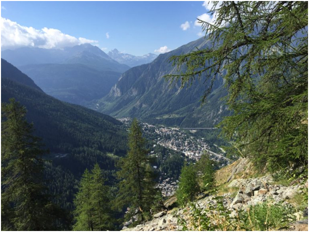 Alps hiking trail, Courmayeur Italy route to Rifugio Bonatti