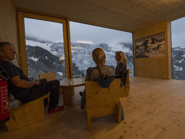 Haute-Route Moiry hut dining room